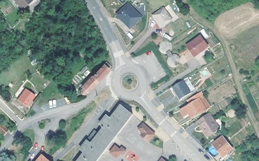 Vue aérienne du Rond-point anonyme n°122700040