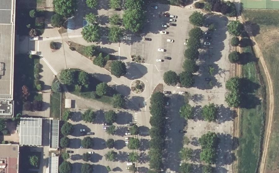 Vue aérienne du Rond-point anonyme n°1227175931