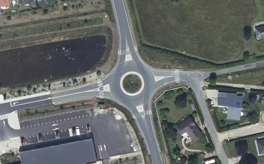 Vue aérienne du Rond-point anonyme n°1227539315