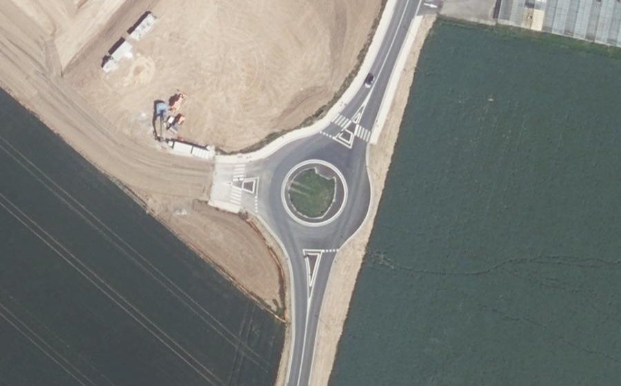Vue aérienne du Rond-point anonyme n°1227859935