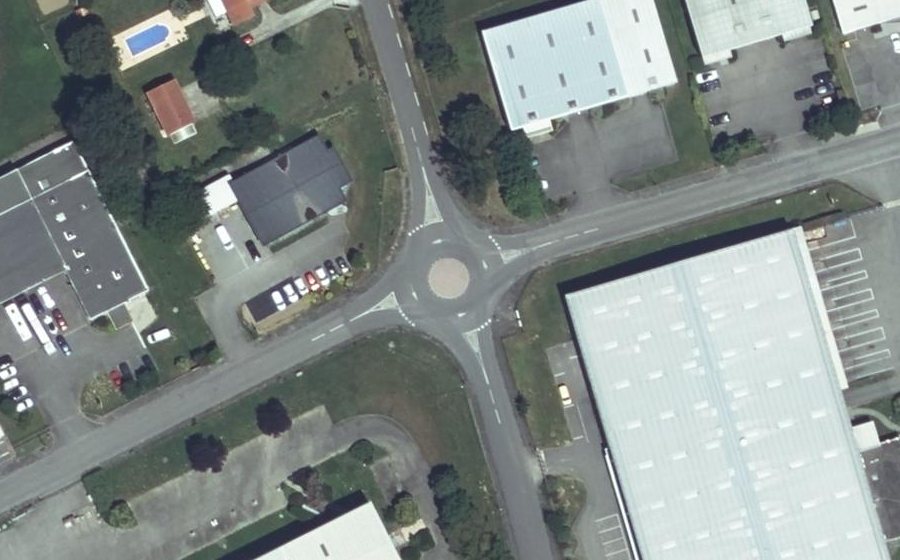 Vue aérienne du Rond-point anonyme n°1227950494