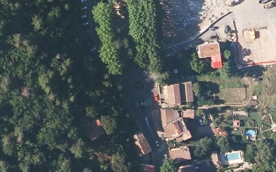 Vue aérienne du Rond-point anonyme n°122824706