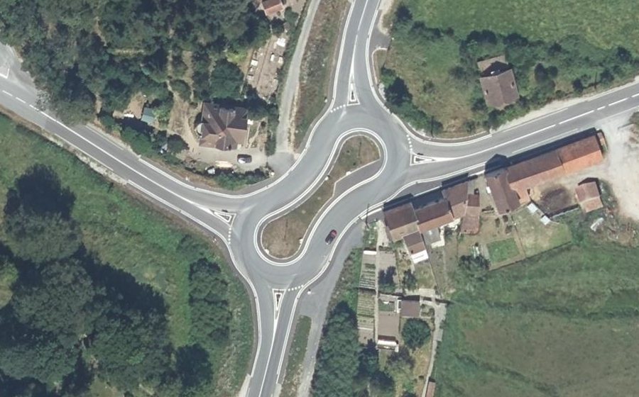 Vue aérienne du Rond-point anonyme n°1228654070