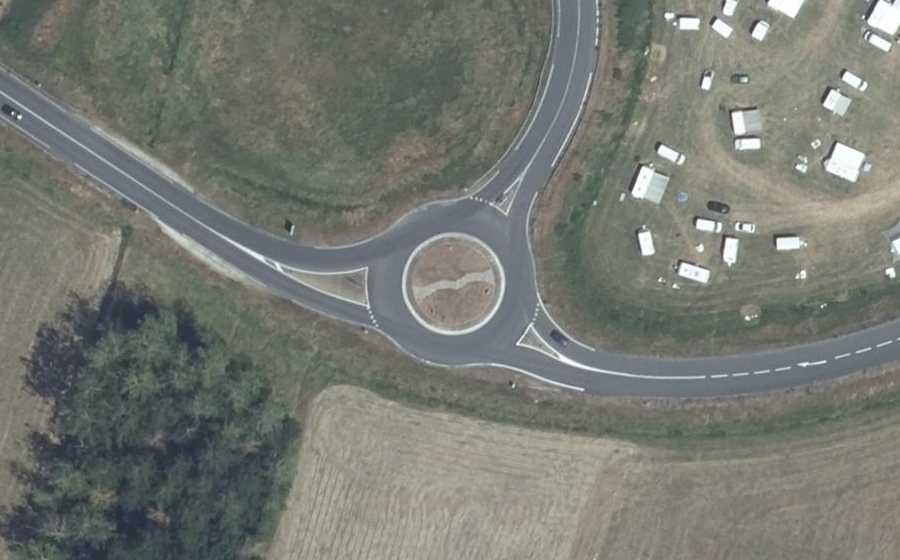 Vue aérienne du Rond-point anonyme n°122916032