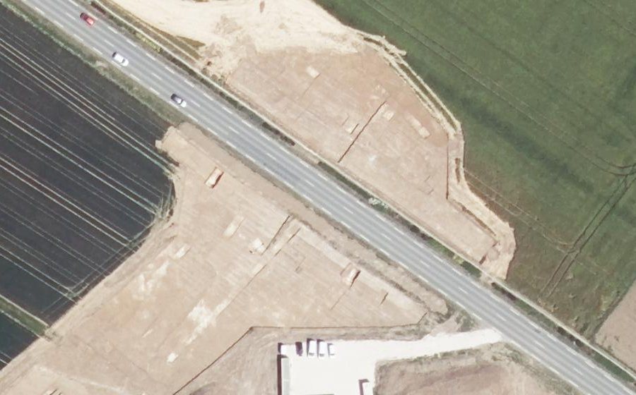 Vue aérienne du Rond-point anonyme n°1229882063