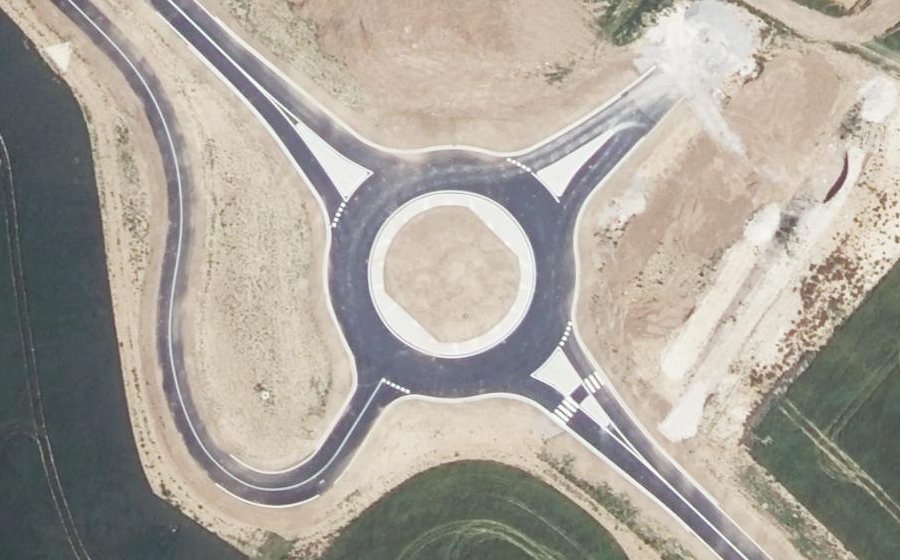 Vue aérienne du Rond-point anonyme n°1229882073