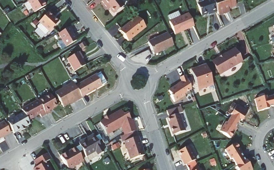 Vue aérienne du Rond-point anonyme n°123020284