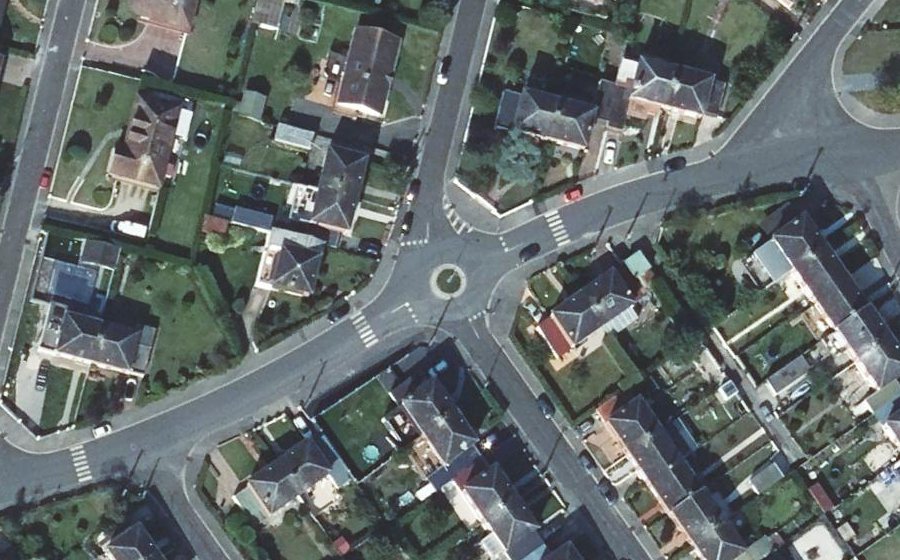 Vue aérienne du Rond-point anonyme n°123020324
