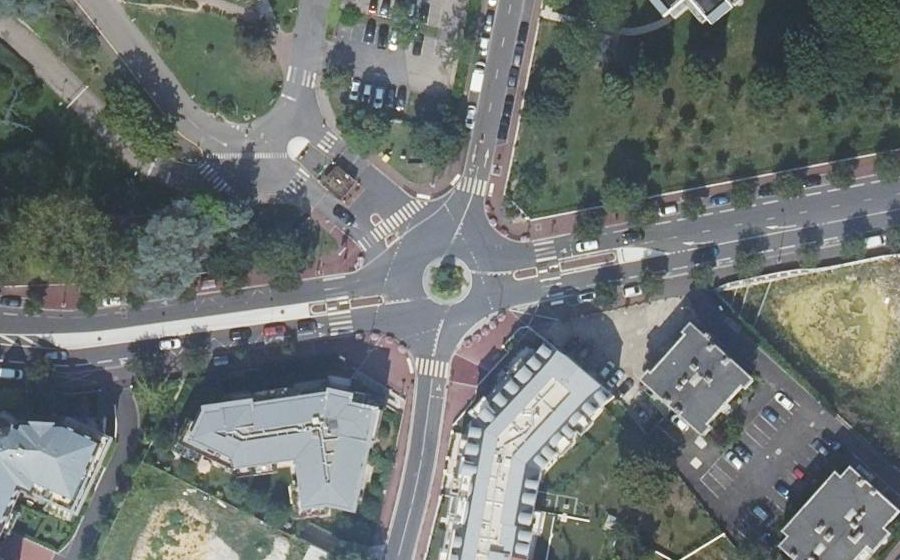 Vue aérienne du Rond-point anonyme n°1230260750