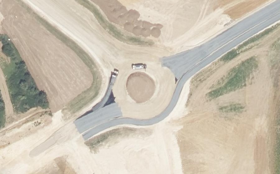 Vue aérienne du Rond-point anonyme n°1230271737