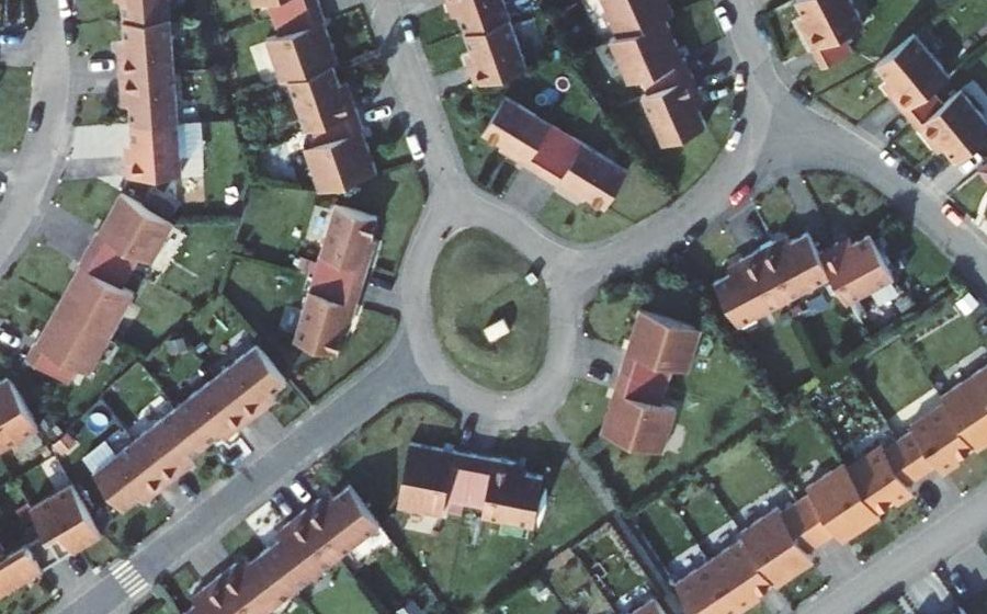 Vue aérienne du Rond-point anonyme n°123033670