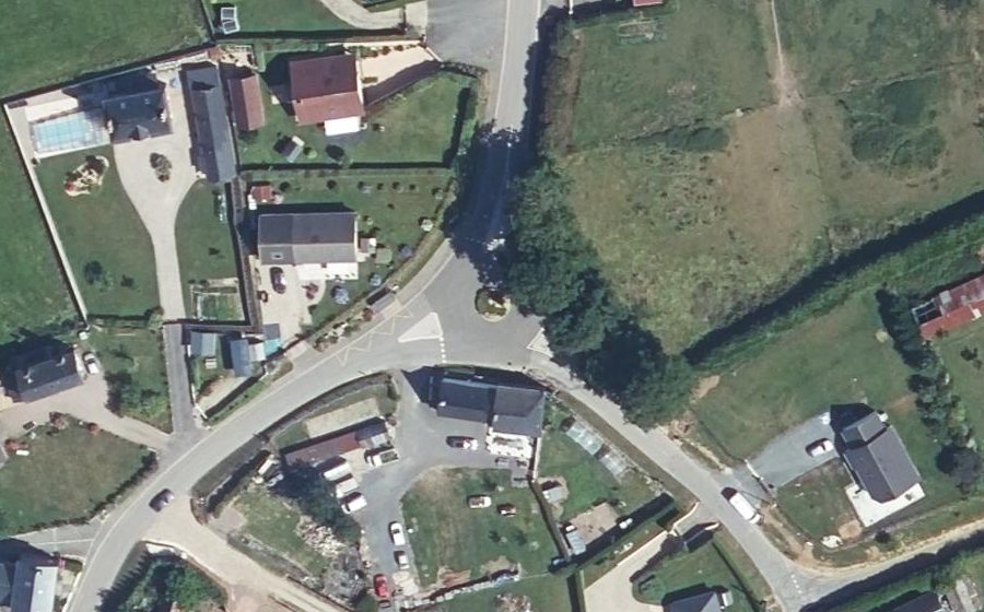 Vue aérienne du Rond-point anonyme n°1230666991