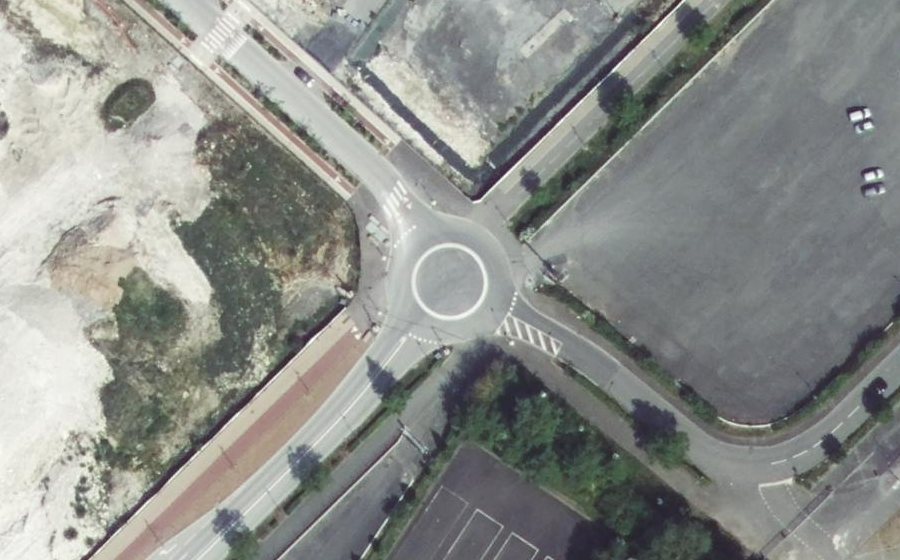 Vue aérienne du Rond-point anonyme n°1230934289