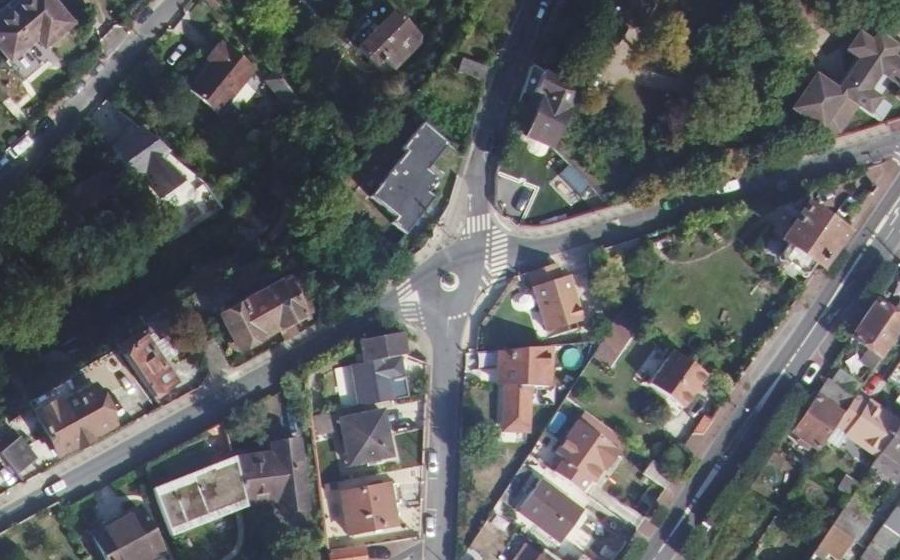 Vue aérienne du Rond-point anonyme n°1231027882