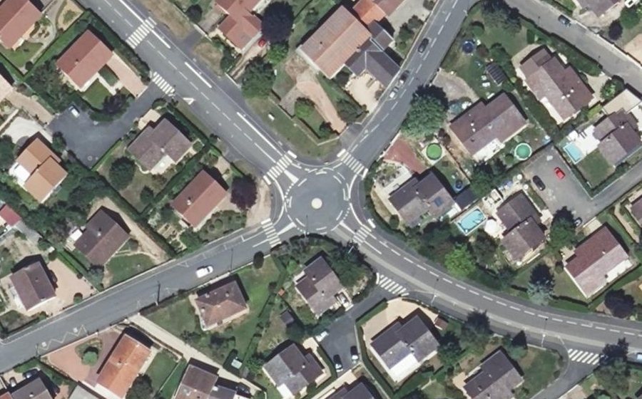 Vue aérienne du Rond-point anonyme n°1231119238