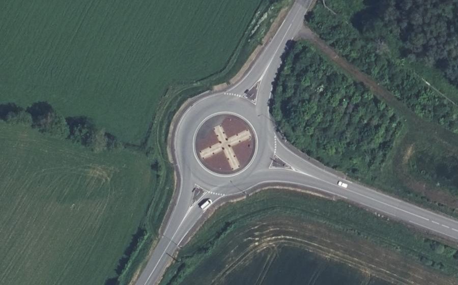 Vue aérienne du Rond-point anonyme n°123113592