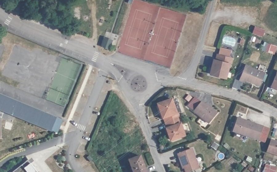 Vue aérienne du Rond-point anonyme n°123121984
