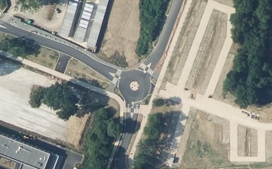 Vue aérienne du Rond-point anonyme n°1231436900