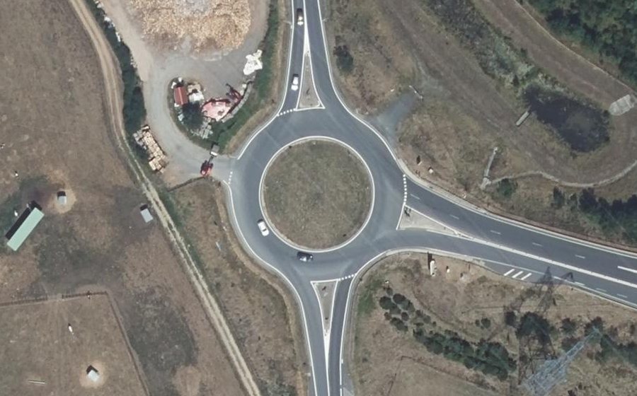 Vue aérienne du Rond-point anonyme n°123180231