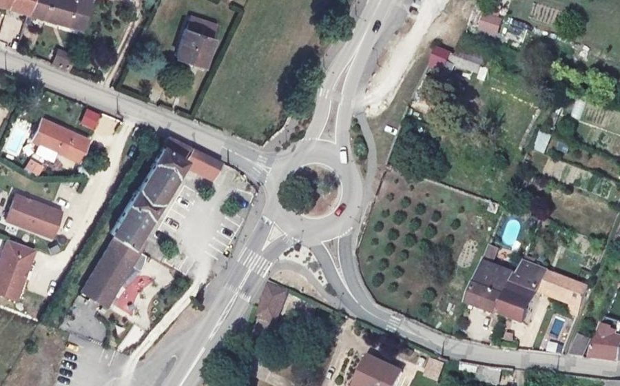Vue aérienne du Rond-point anonyme n°123202923