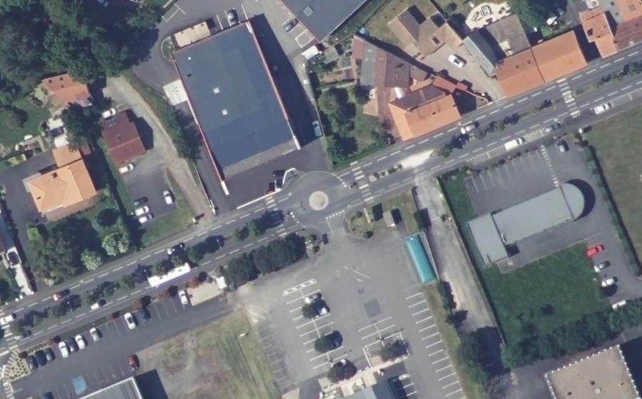 Vue aérienne du Rond-point anonyme n°1232148821