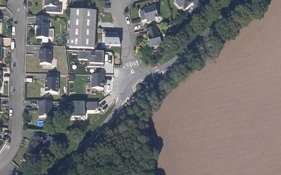 Vue aérienne du Rond-point anonyme n°1232583745