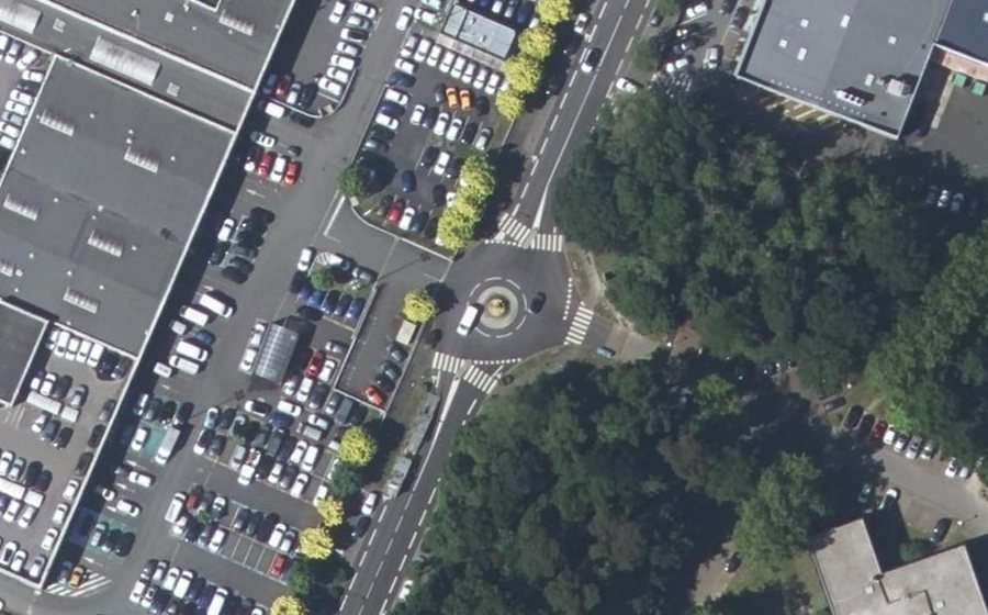 Vue aérienne du Rond-point anonyme n°1232615425