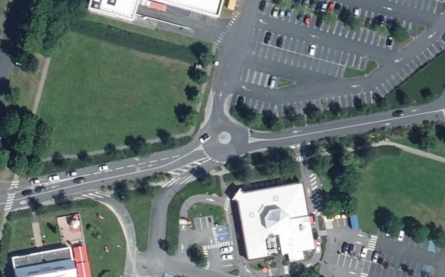 Vue aérienne du Rond-point anonyme n°123324342