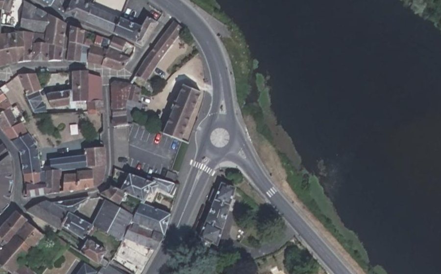 Vue aérienne du Rond-point anonyme n°1233327250