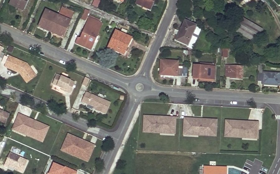 Vue aérienne du Rond-point anonyme n°123335712