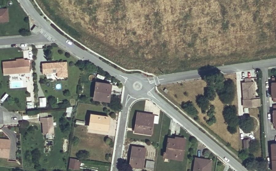 Vue aérienne du Rond-point anonyme n°123365057