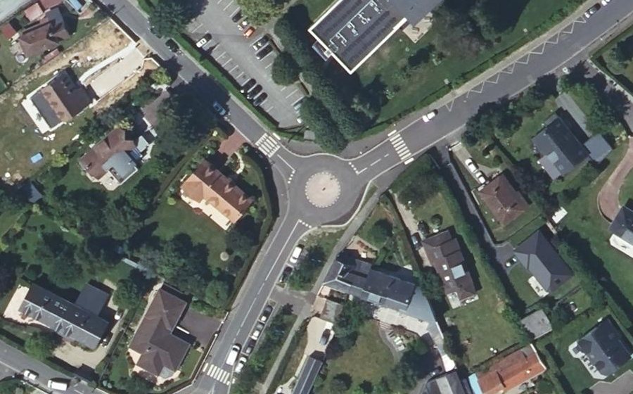 Vue aérienne du Rond-point anonyme n°1234003152