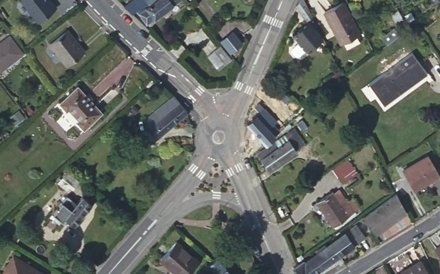 Vue aérienne du Rond-point anonyme n°1234311212
