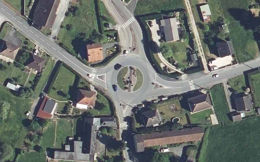 Vue aérienne du Rond-point anonyme n°123456939