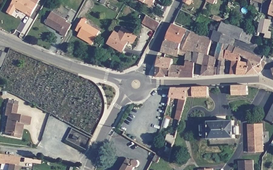 Vue aérienne du Rond-point anonyme n°1235137459