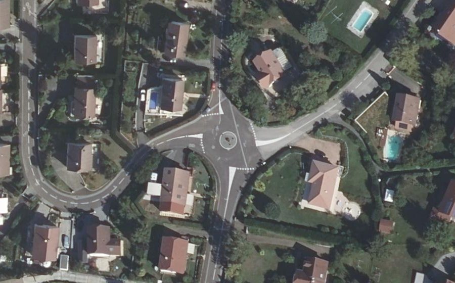 Vue aérienne du Rond-point anonyme n°1235233227