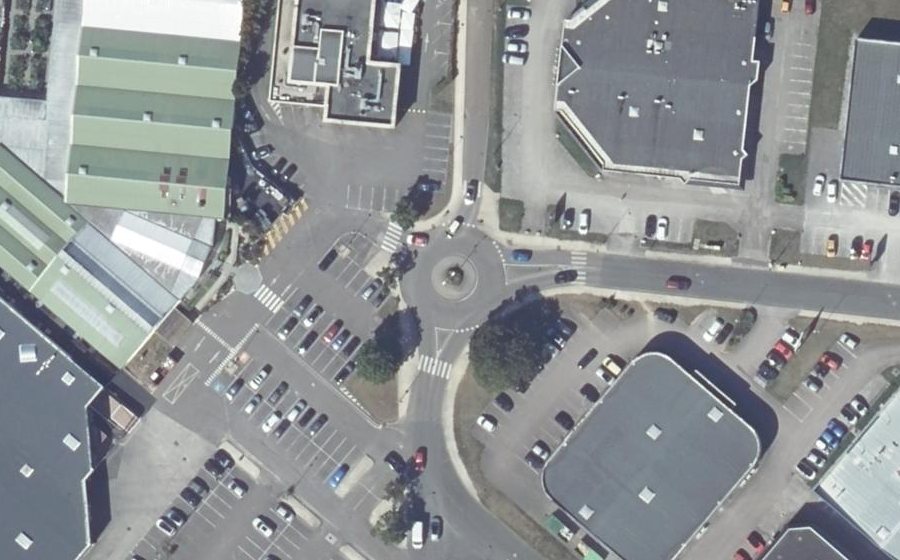 Vue aérienne du Rond-point anonyme n°123614189