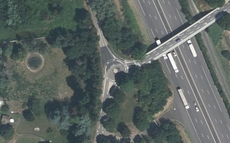 Vue aérienne du Rond-point anonyme n°1236622875