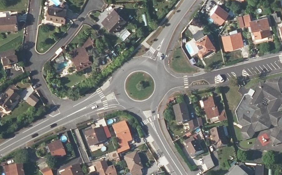 Vue aérienne du Rond-point anonyme n°1237775235