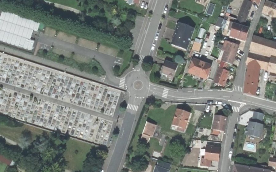 Vue aérienne du Rond-point anonyme n°1239206688