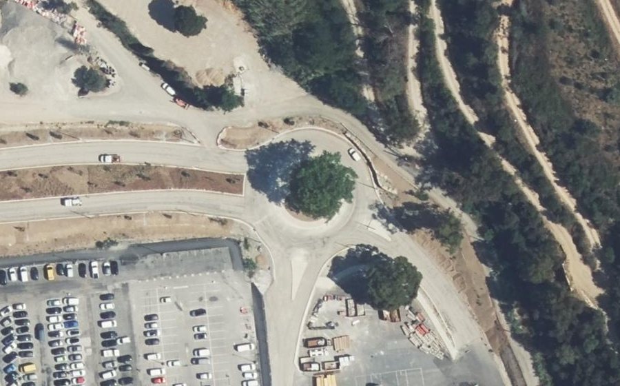 Vue aérienne du Rond-point anonyme n°1239817455