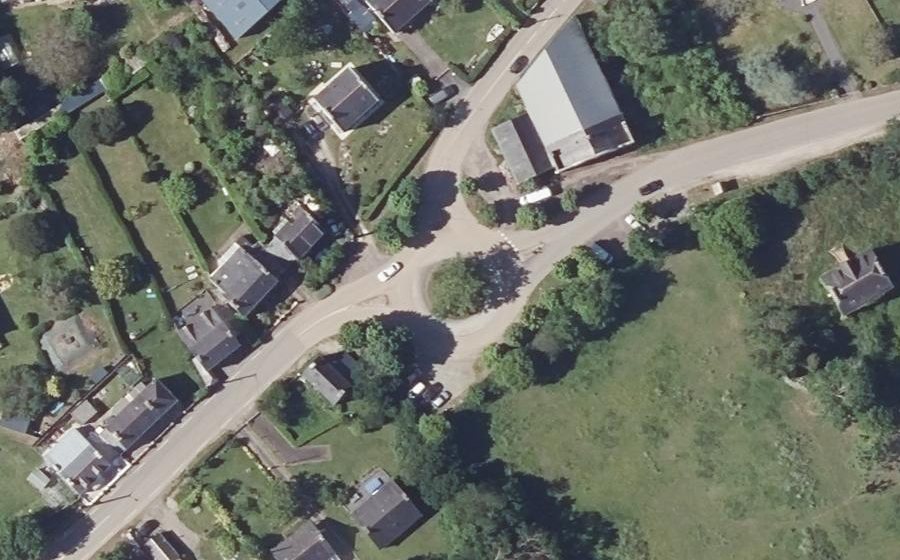 Vue aérienne du Rond-point anonyme n°1240083157