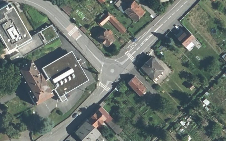 Vue aérienne du Rond-point anonyme n°1240223740