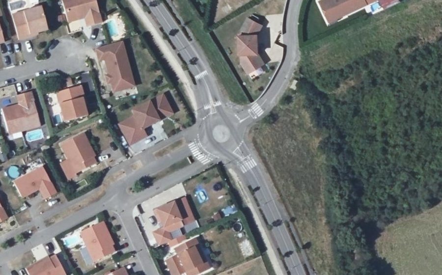 Vue aérienne du Rond-point anonyme n°1240400044