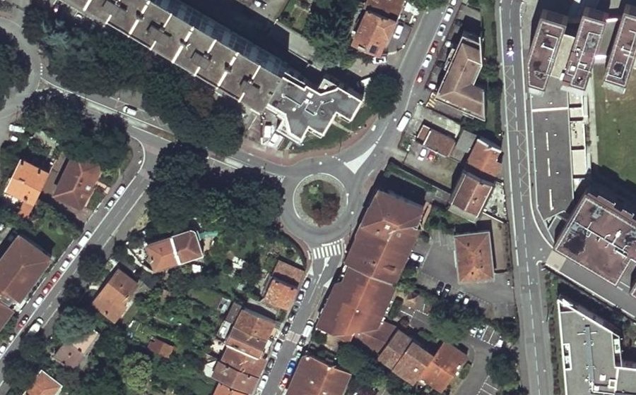 Vue aérienne du Rond-point anonyme n°124055727