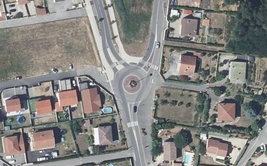Vue aérienne du Rond-point anonyme n°1240958972