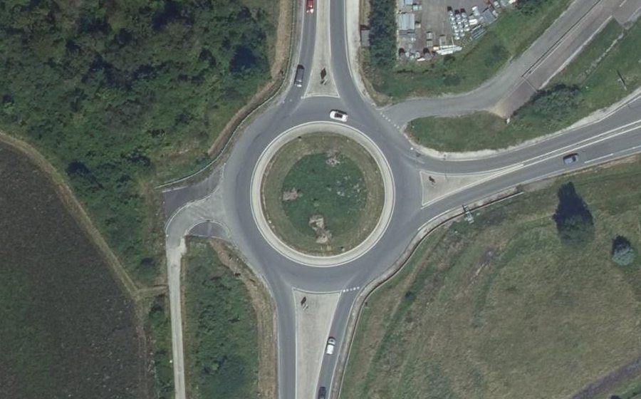 Vue aérienne du Rond-point anonyme n°124106945