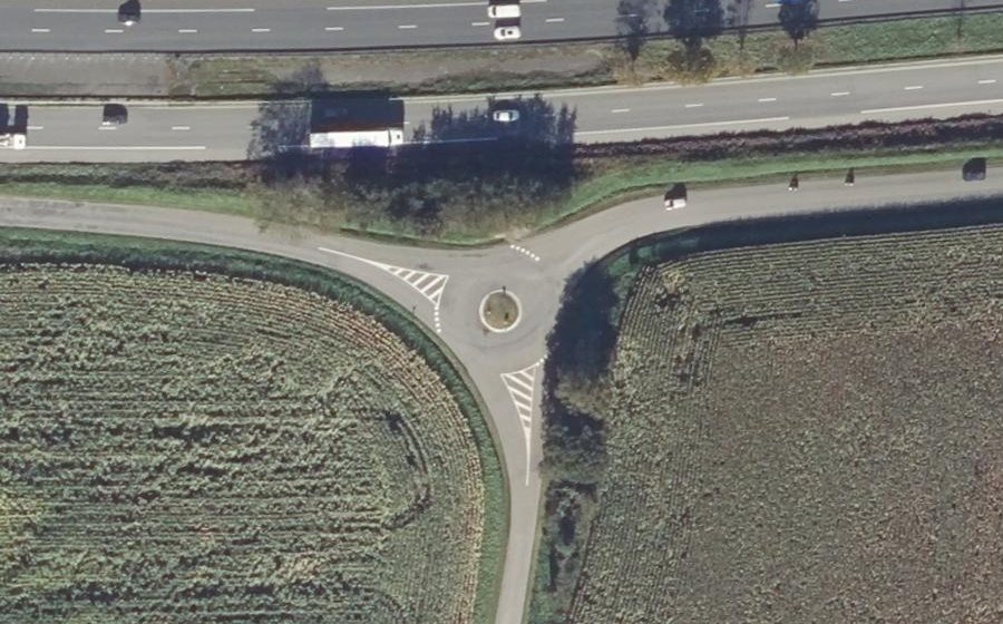 Vue aérienne du Rond-point anonyme n°124109958