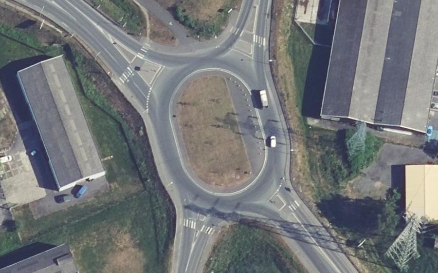 Vue aérienne du Rond-point anonyme n°1241227226