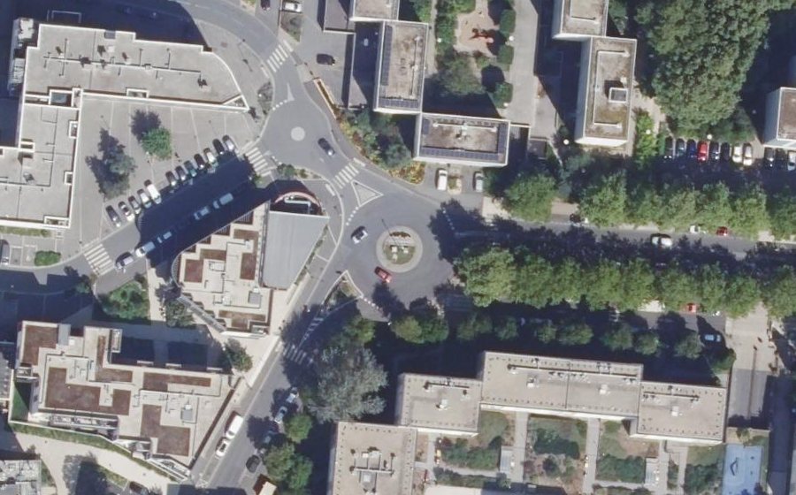 Vue aérienne du Rond-point anonyme n°1244937552